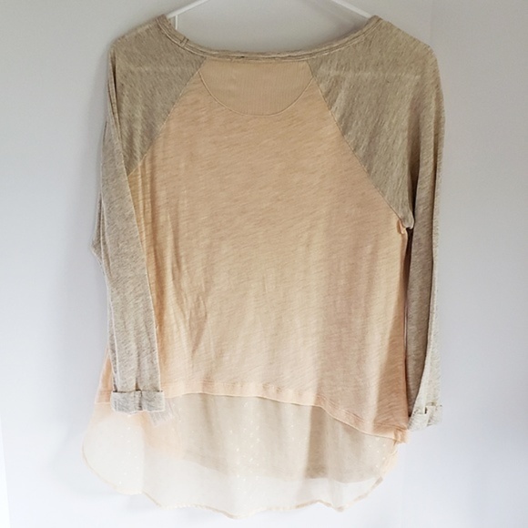 ANTHROPOLOGIE Little Yellow Button Backstory Tee in Oatmeal/Peach M - Picture 7 of 9